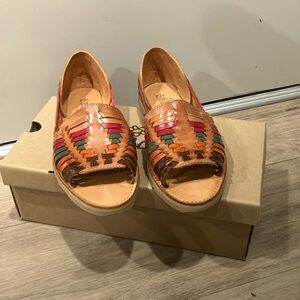 Sbicca Huarache sandal size 7